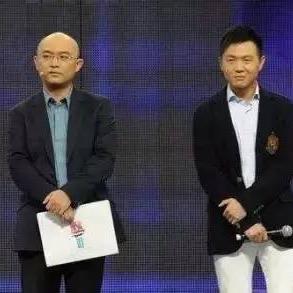 周冬雨与窦靖童最新动态，娱乐圈新星闪耀亮相