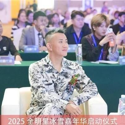 老梁2025最新视频，热点解读，观点引领潮流