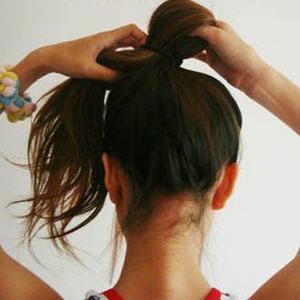 『2025年流行盘发扎发,时尚指南全解析』