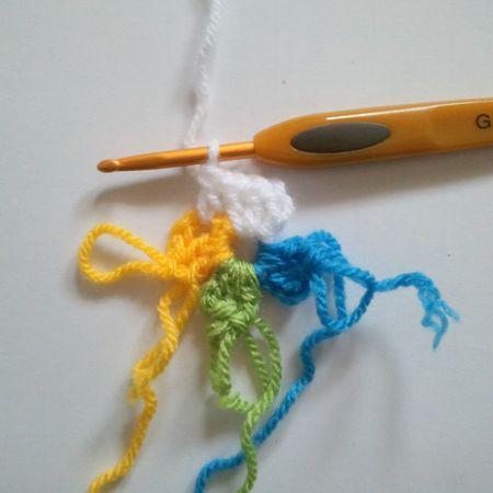 最新钩床罩流行趋势,花朵设计独特魅力