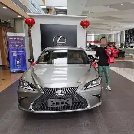 凌志轿跑,超越性能与豪华体验新标杆