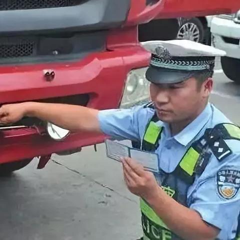 最新自动翻牌牌照架,科技革新交通管理利器