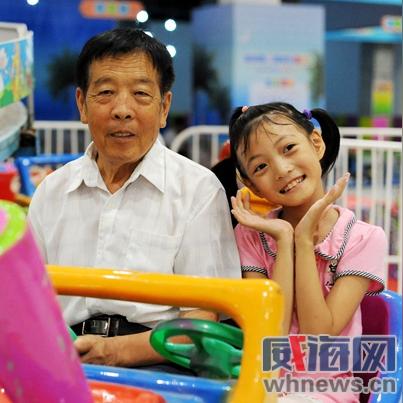 威海晚报最新报道，城市发展与民生改善动态