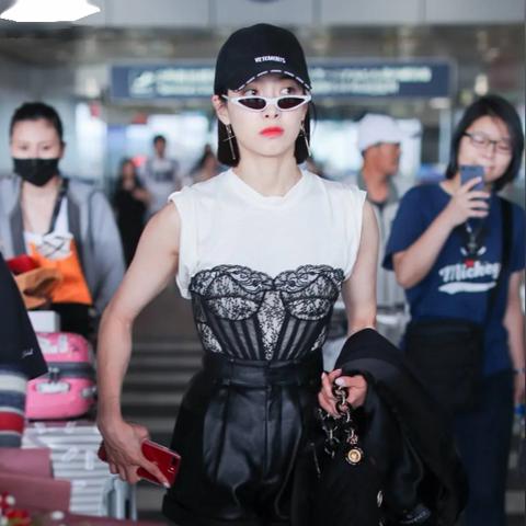 宋茜街拍新风尚，引领时尚潮流