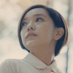 周迅最新短发发型图片，时尚潮流典范