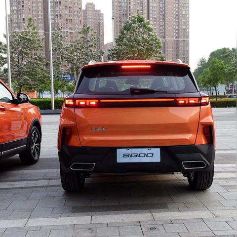 揭秘奔驰GLB最新谍照，豪华与实用完美结合座驾亮相！