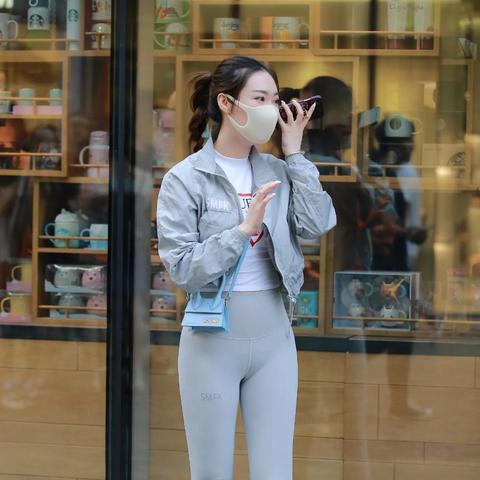 最新瑜伽服时尚舒适完美结合之选