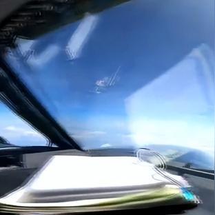 中国军舰下水展示国防实力与科技创新成就