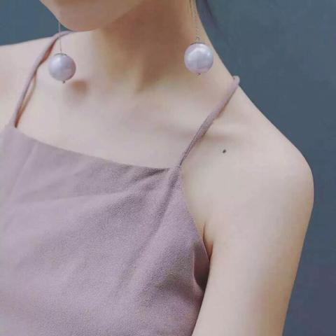 最新露锁骨女生头像流行趋势解析