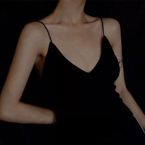 最新露锁骨女生头像流行趋势解析