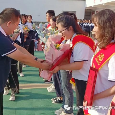 "四肖期期准四肖期准开"的:教材全面解答_33-40-44-17-14-32 T:339.75