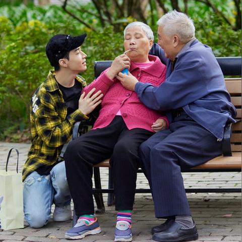 张艺兴最新写真揭秘，多元化魅力的数字解读