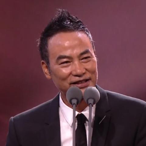 今晚澳门9点35分开奖结果了吗,狗、猴、兔、蛇_49-04-24-22-30-33 T：2474.549