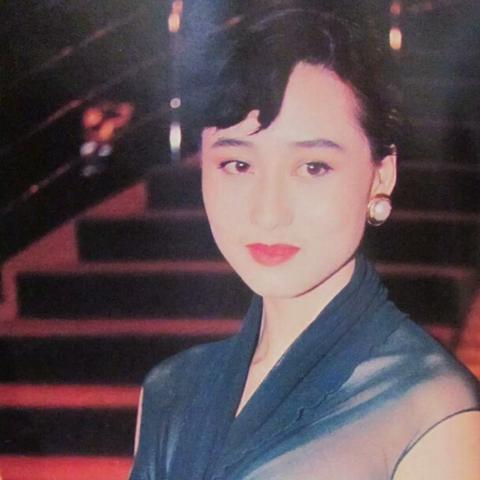 新澳门今晚必开一特一马,狗、虎、牛、羊_26-06-49-05-19-36 T：4927.136