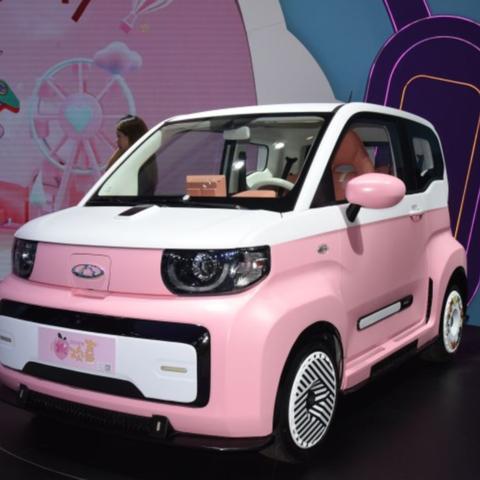 QQ主题大师免Root版，精选定制，一键换新