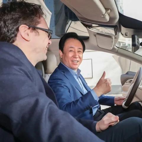 最新家用自动房车,科技与舒适的完美结合(2025款)