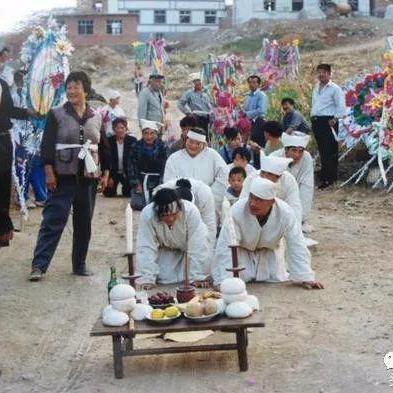 东北跳大神搬杆子现象最新探究