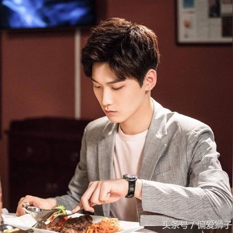 扑倒高冷总裁，最新章节抢先看