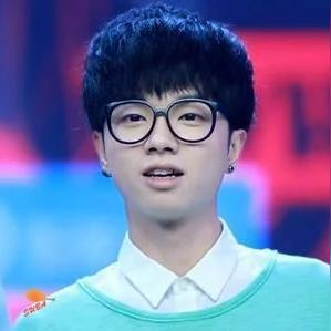 华晨宇成长之路揭秘,最新采访视频展现才华横溢风采