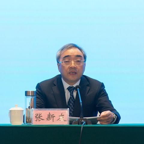 院士退休最新动态，科研领域的未来展望与崇高致敬