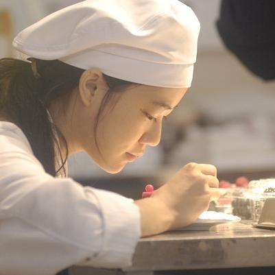 洋果子店最新动态，创新经营，蓬勃发展之路