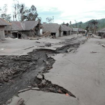 印尼火山喷发最新动态，全球关注与影响分析