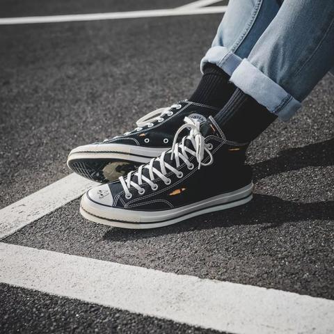 黑紫脚趾潮流鞋款深度解析，时尚之选