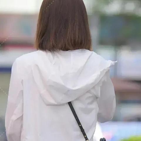 街拍揭秘时尚潮流最新动态