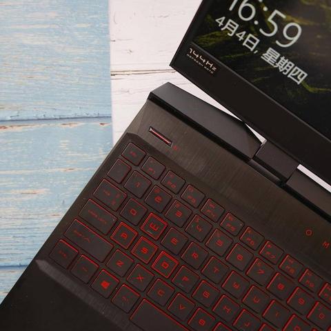 暗夜选手超越极限，电竞传奇新篇章