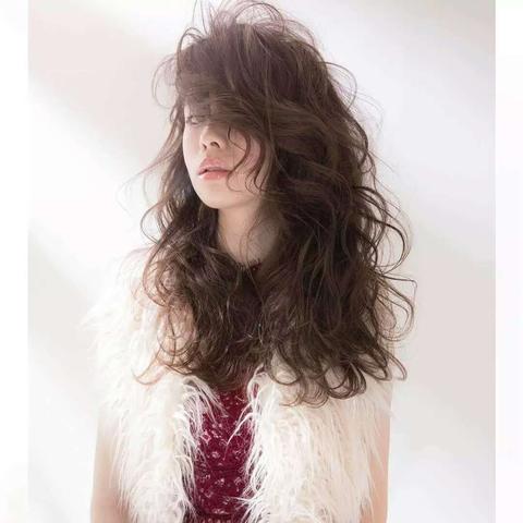 长发发型时尚指南，引领潮流终极攻略