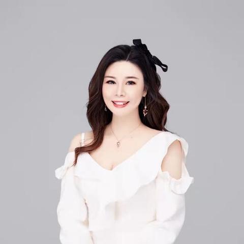 最新中国女性形象展现新时代力量