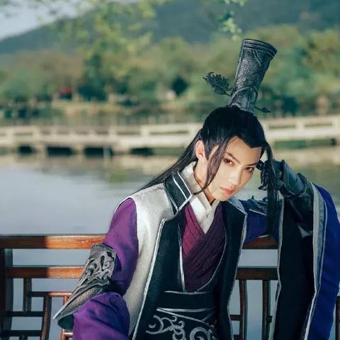 最新网剧明月引领潮流,打破常规剧情。