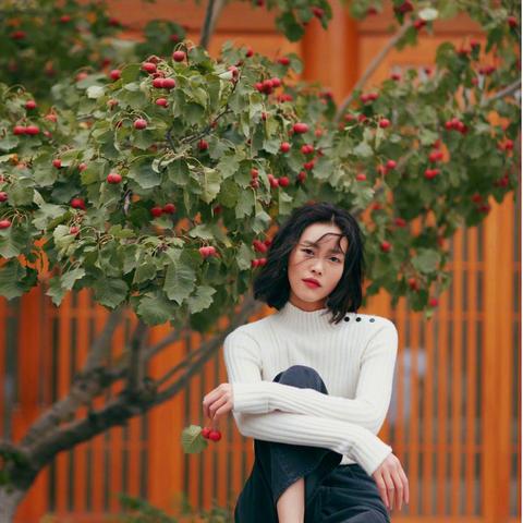 刘雯短发新造型，时尚潮流风向标