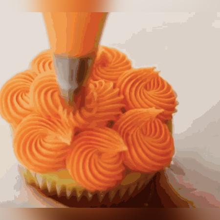 最新裱花手法 打造甜点艺术新风尚